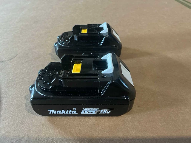 Makita bl1815n lxt accu (2x) - afbeelding 1 van  4