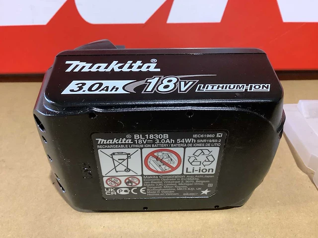Makita bl1830b lxt 3.0 ah accu - afbeelding 5 van  5