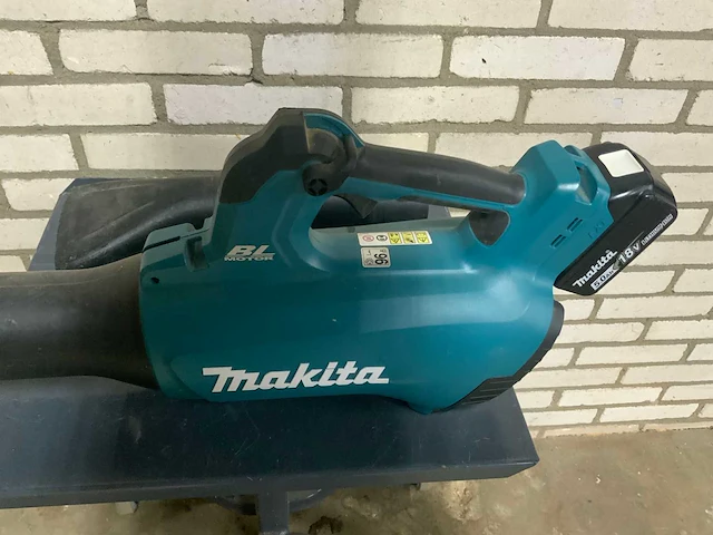 Makita bladblazer dub184 met 5 ah accu - afbeelding 1 van  2