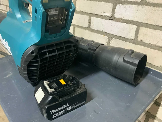 Makita bladblazer dub184 met 5 ah accu - afbeelding 2 van  2