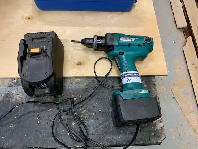 Makita blindklinkmoermachine - afbeelding 1 van  3