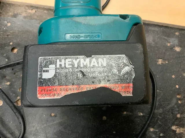 Makita blindklinkmoermachine - afbeelding 2 van  3