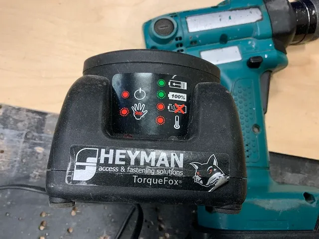 Makita blindklinkmoermachine - afbeelding 3 van  3