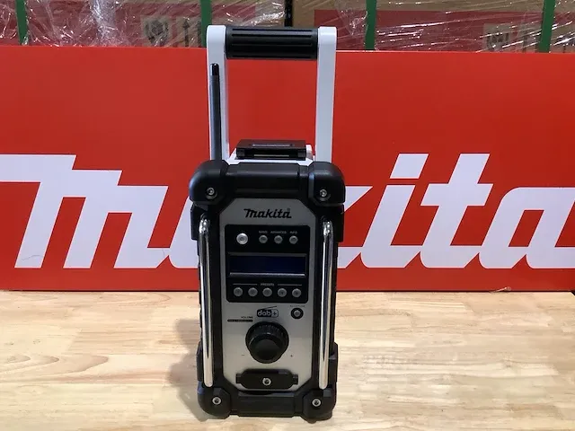 Makita bouwradio op accu - afbeelding 3 van  10