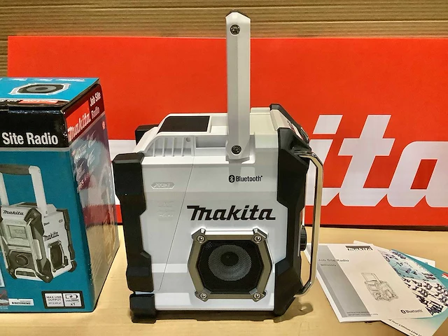 Makita bouwradio op accu - afbeelding 3 van  7