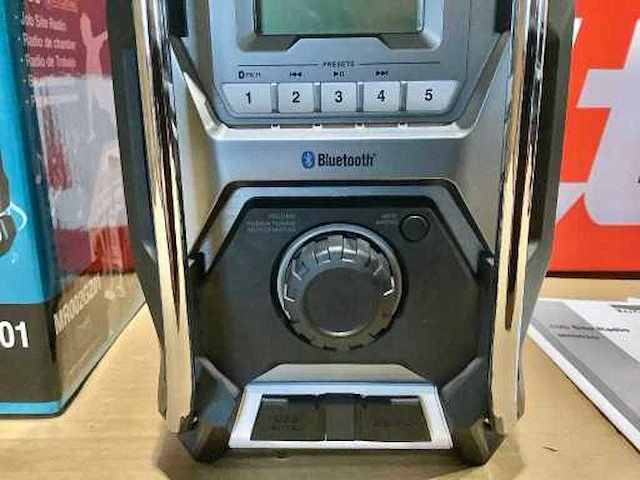 Makita bouwradio op accu - afbeelding 6 van  7