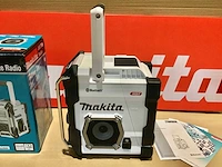 Makita bouwradio op accu - afbeelding 4 van  7
