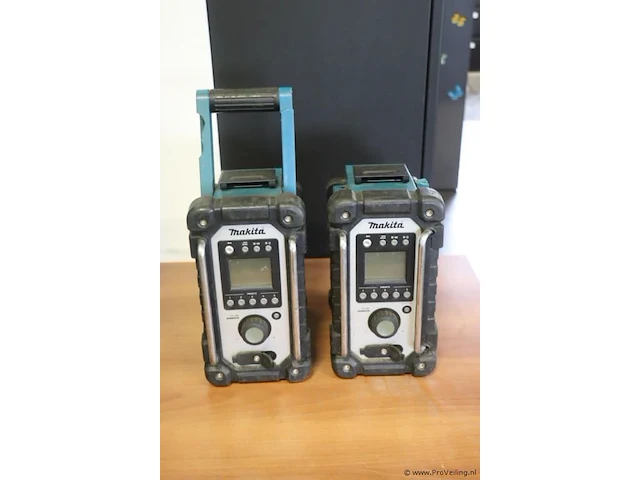 Makita bouwradio's (defect) - 2 stuks - afbeelding 1 van  3