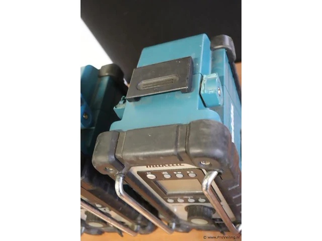 Makita bouwradio's (defect) - 2 stuks - afbeelding 2 van  3