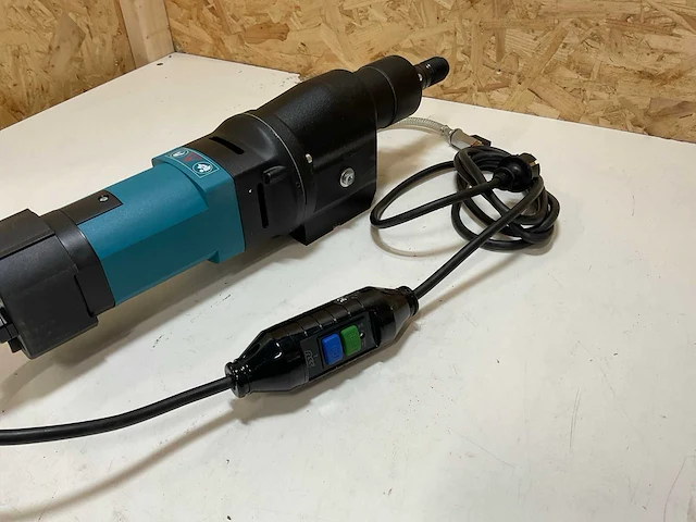 Makita dbm230 diamantboor - afbeelding 8 van  13