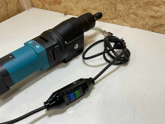 Makita dbm230 diamantboor - afbeelding 9 van  13