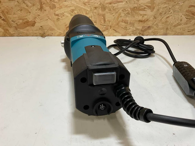 Makita dbm230 diamantboor - afbeelding 10 van  13