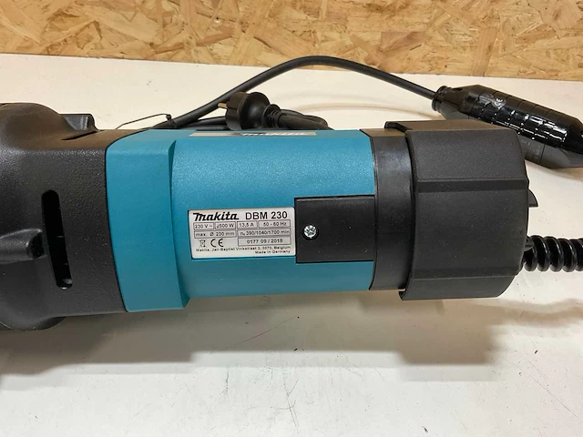 Makita dbm230 diamantboor - afbeelding 11 van  13