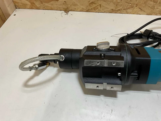 Makita dbm230 diamantboor - afbeelding 12 van  13