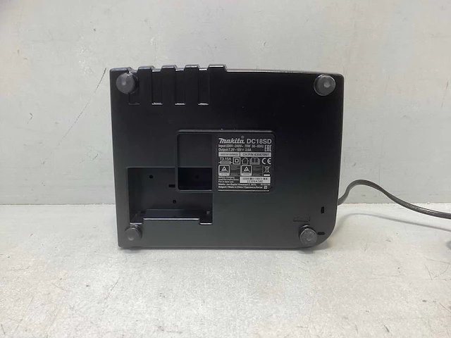 Makita dc18sd acculader 14.4-18v - afbeelding 4 van  5