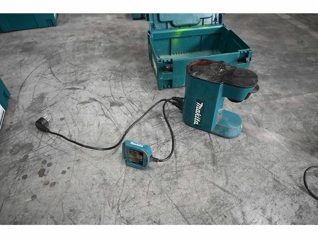 Makita dcm 500 18v koffiezet apparaat - afbeelding 3 van  5