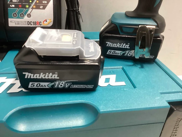 Makita ddf482rtj 18v li-ion accu boor-/schroefmachine set (2x5ah) accu in mbox - afbeelding 2 van  3