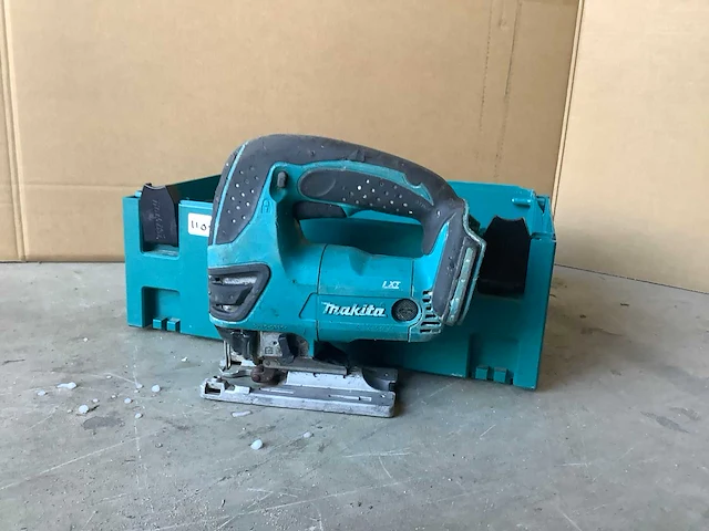 Makita decoupeerzaag - afbeelding 1 van  3