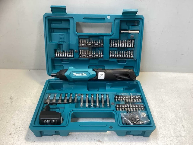Makita df001dw - schroefboormachine- takker - 36v accu - afbeelding 1 van  6
