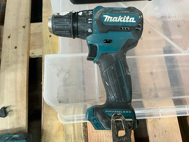 Makita df332d boormachine (2x) - afbeelding 4 van  7