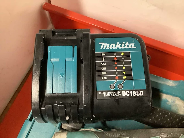 Makita dga504 haakse slijpmachine - afbeelding 3 van  4