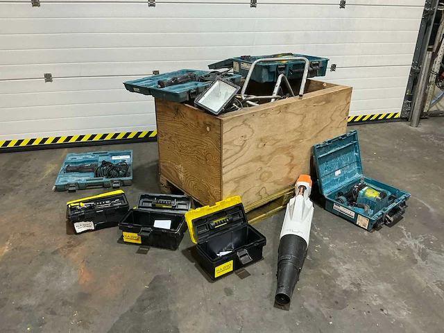Makita divers gereedschap - afbeelding 1 van  9