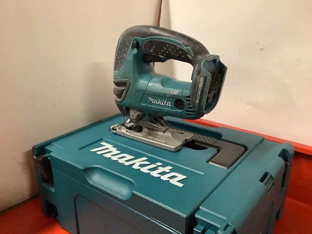 Makita djv180 decoupeerzaag - afbeelding 1 van  4