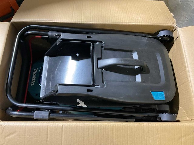 Makita dlm330 draadloze grasmaaier - afbeelding 6 van  7