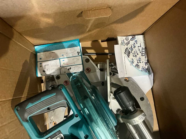 Makita dls111zu 36v (2x 18v) afkortcirkelzaagmachine op accu - afbeelding 2 van  7