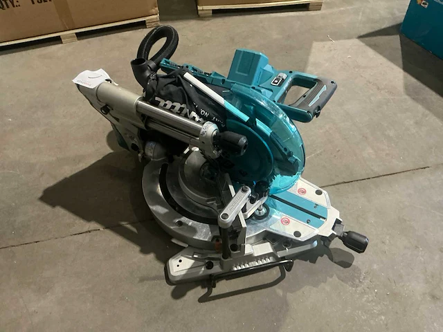 Makita dls111zu 36v (2x 18v) afkortcirkelzaagmachine op accu - afbeelding 3 van  9