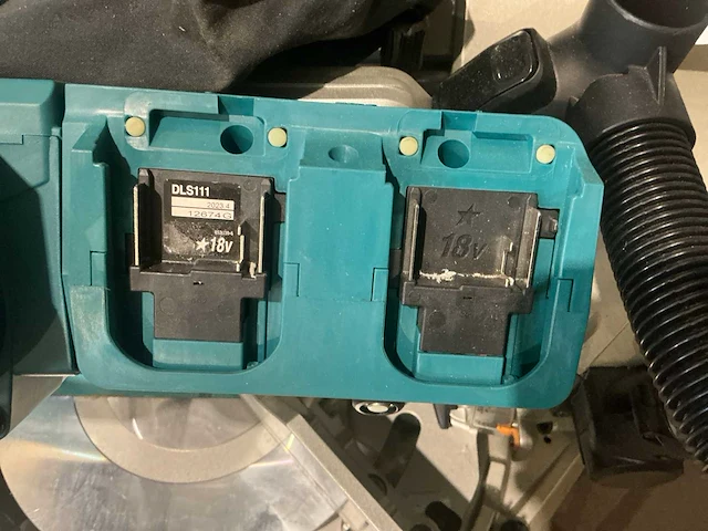 Makita dls111zu 36v (2x 18v) afkortcirkelzaagmachine op accu - afbeelding 5 van  9