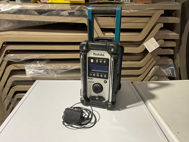 Makita dmr116 bouwradio - afbeelding 2 van  3