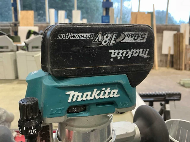 Makita drt50 freesmachine - afbeelding 4 van  6