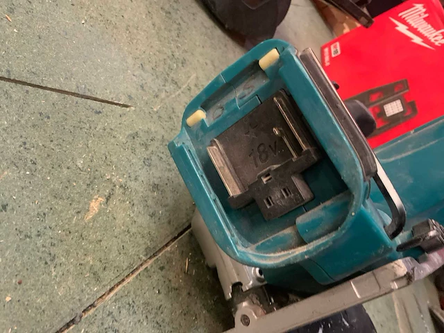 Makita dss611 cirkelzaagmachine - afbeelding 3 van  4