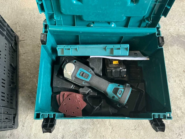 Makita dtw1002z accuboormachine met boorgereedschap. - afbeelding 2 van  3