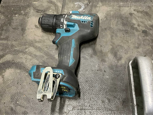 Makita dtw300 slagmoersleutel - afbeelding 6 van  7