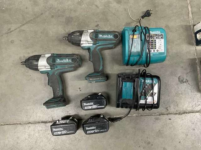 Makita dtw450 slagmoersleutel (2x) - afbeelding 1 van  4
