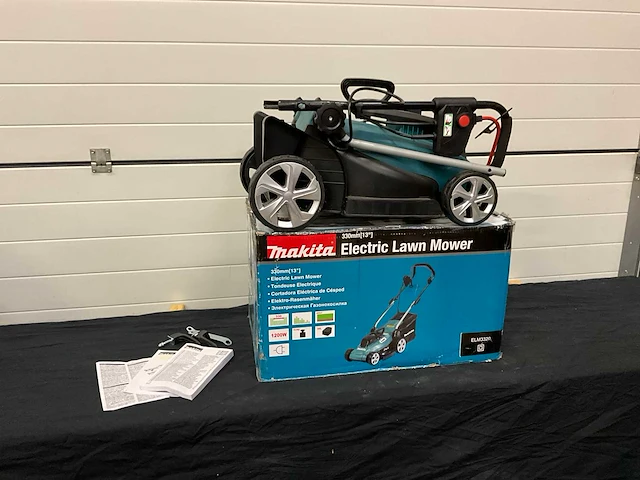 Makita elm3320 grasmaaier - afbeelding 1 van  5