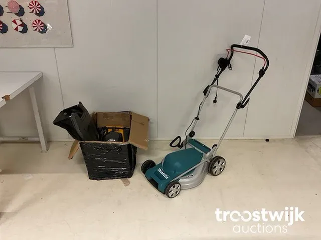 Makita elm4121 & stiga collector 39e grasmaaier - afbeelding 1 van  5