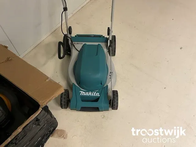 Makita elm4121 & stiga collector 39e grasmaaier - afbeelding 3 van  5