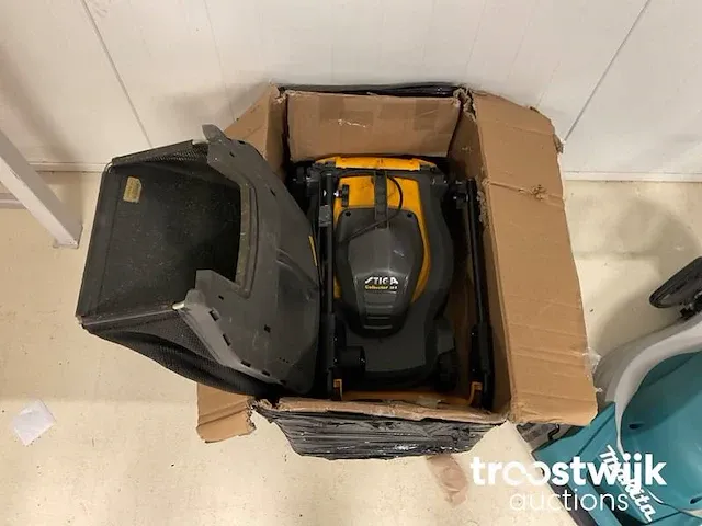 Makita elm4121 & stiga collector 39e grasmaaier - afbeelding 5 van  5