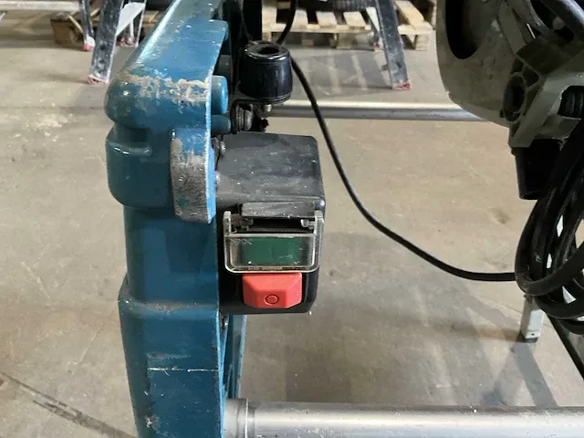 Makita flipper lf1000 afkortcirkelzaagmachine / zaagtafel - afbeelding 10 van  25