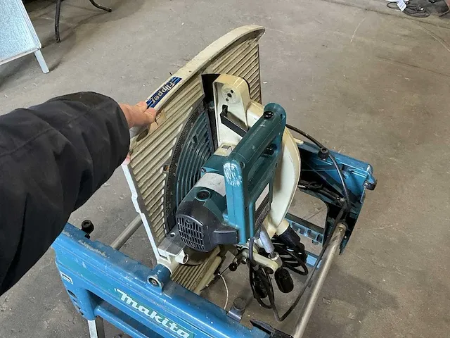 Makita flipper lf1000 afkortcirkelzaagmachine / zaagtafel - afbeelding 11 van  25
