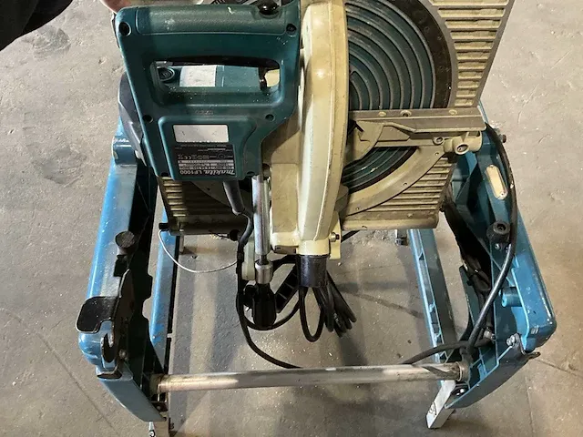 Makita flipper lf1000 afkortcirkelzaagmachine / zaagtafel - afbeelding 12 van  25