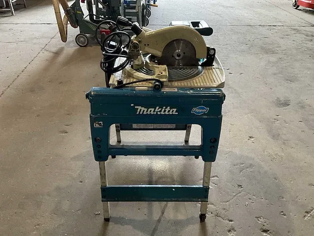 Makita flipper lf1000 afkortcirkelzaagmachine / zaagtafel - afbeelding 18 van  25