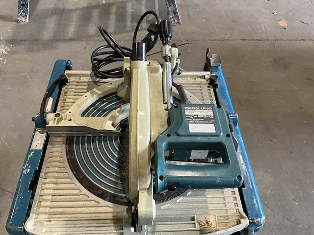 Makita flipper lf1000 afkortcirkelzaagmachine / zaagtafel - afbeelding 23 van  25