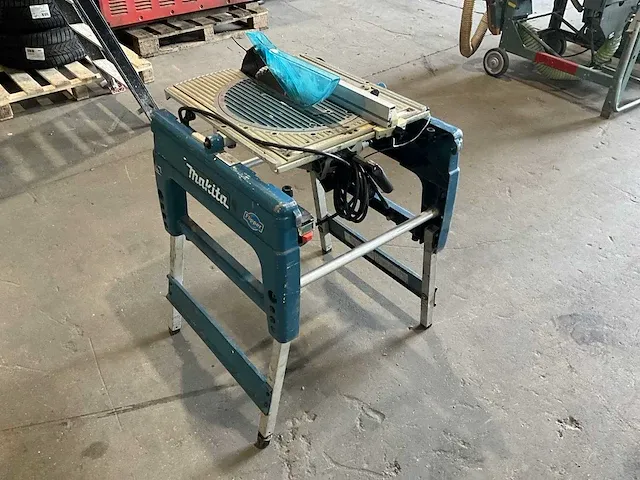 Makita flipper lf1000 afkortcirkelzaagmachine / zaagtafel - afbeelding 24 van  25
