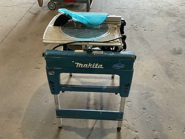 Makita flipper lf1000 afkortcirkelzaagmachine / zaagtafel - afbeelding 25 van  25