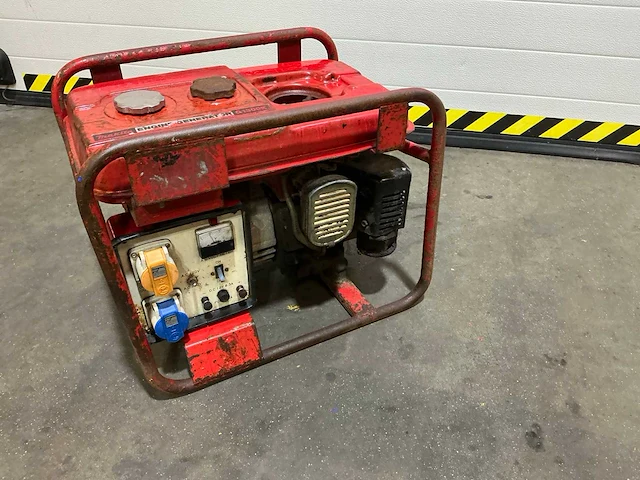 Makita g1300k stroomgenerator - afbeelding 1 van  6