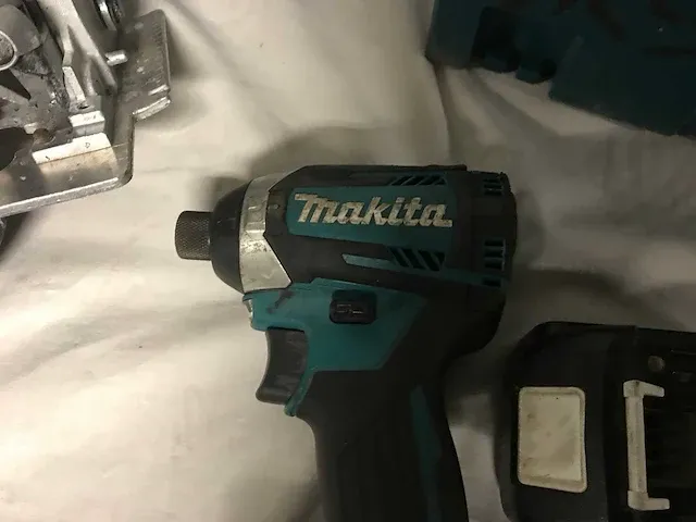 Makita gereedschapset. cirkelzaag en slagschroevendraaier - afbeelding 3 van  3